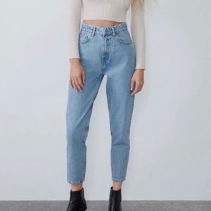 Zara Mom Fit Jeans TRF size 4 Light wash